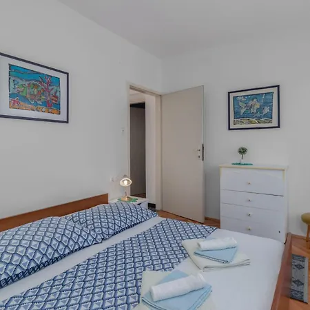 3 Bedroom Amazing Apartment In Crikvenica Exterior photo