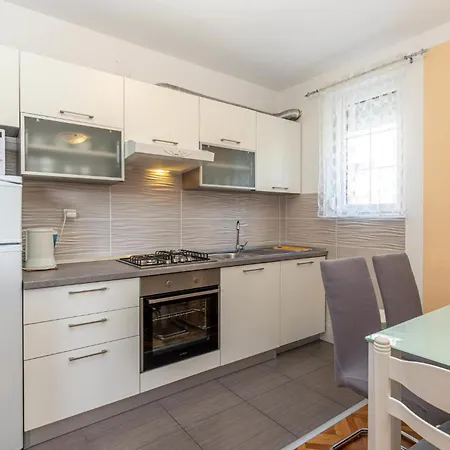 3 Bedroom Amazing Apartment In Crikvenica Exterior photo
