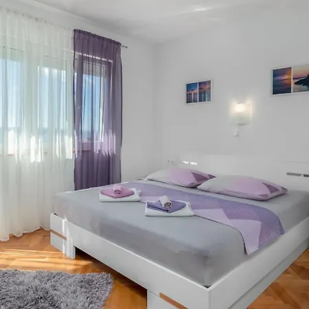 3 Bedroom Amazing Apartment In Crikvenica Exterior photo