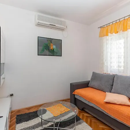 3 Bedroom Amazing Apartment In Crikvenica Exterior photo