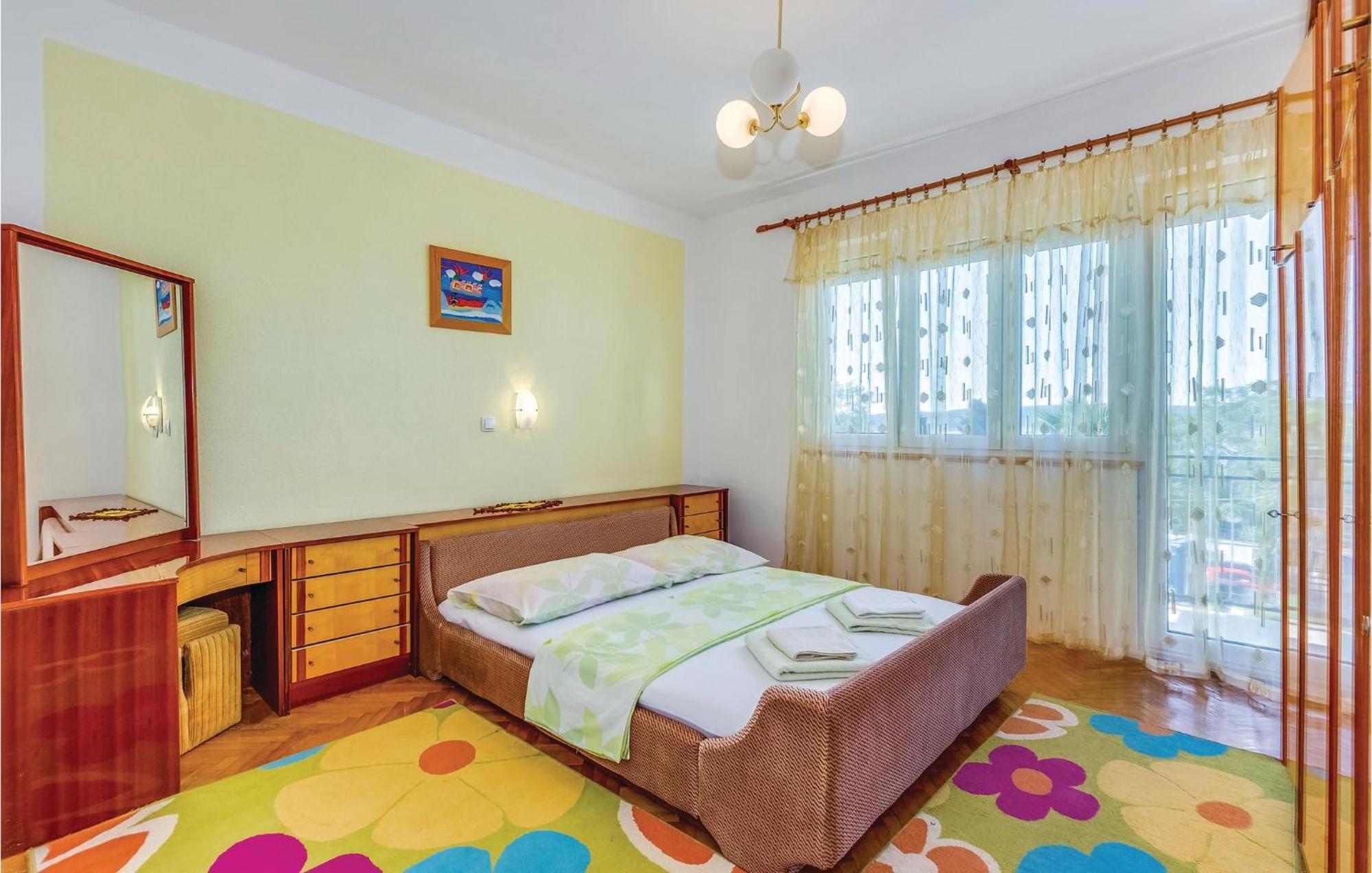 Apartment 3 Bedroom Amazing In *